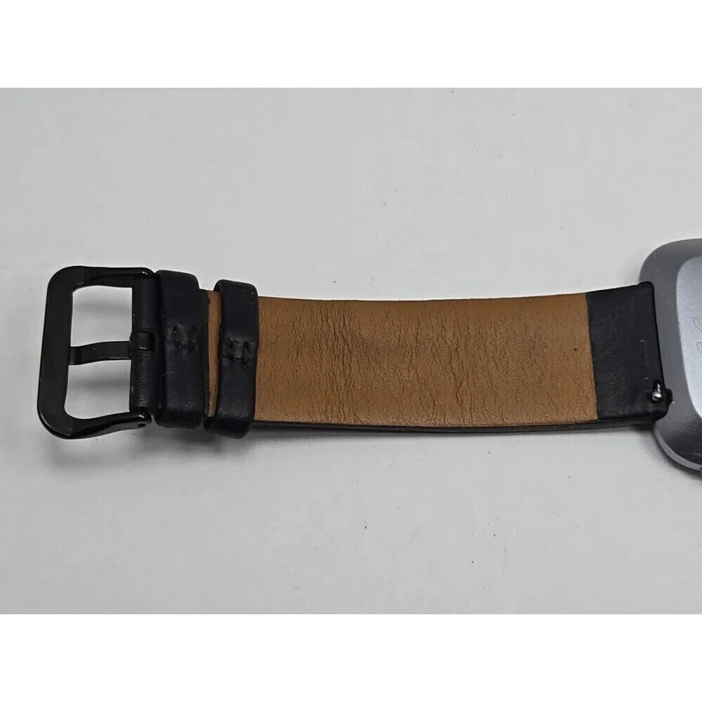 Fitbit Versa FB505 Special Edition Silver Smartwatch Activity Tracker No Charger